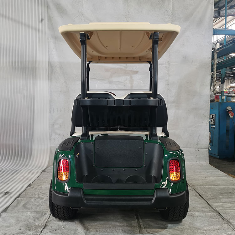 4-Sitzer-Golfwagen mit 48-V-Lithiumbatterie.